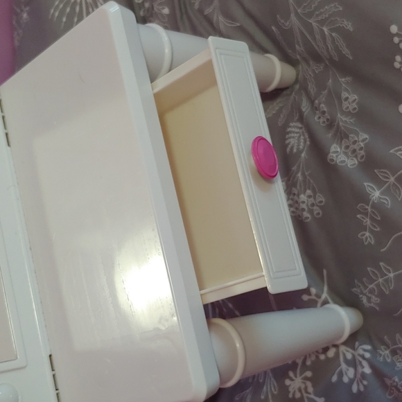 My Life Doll Vanity - Picture 2 of 3